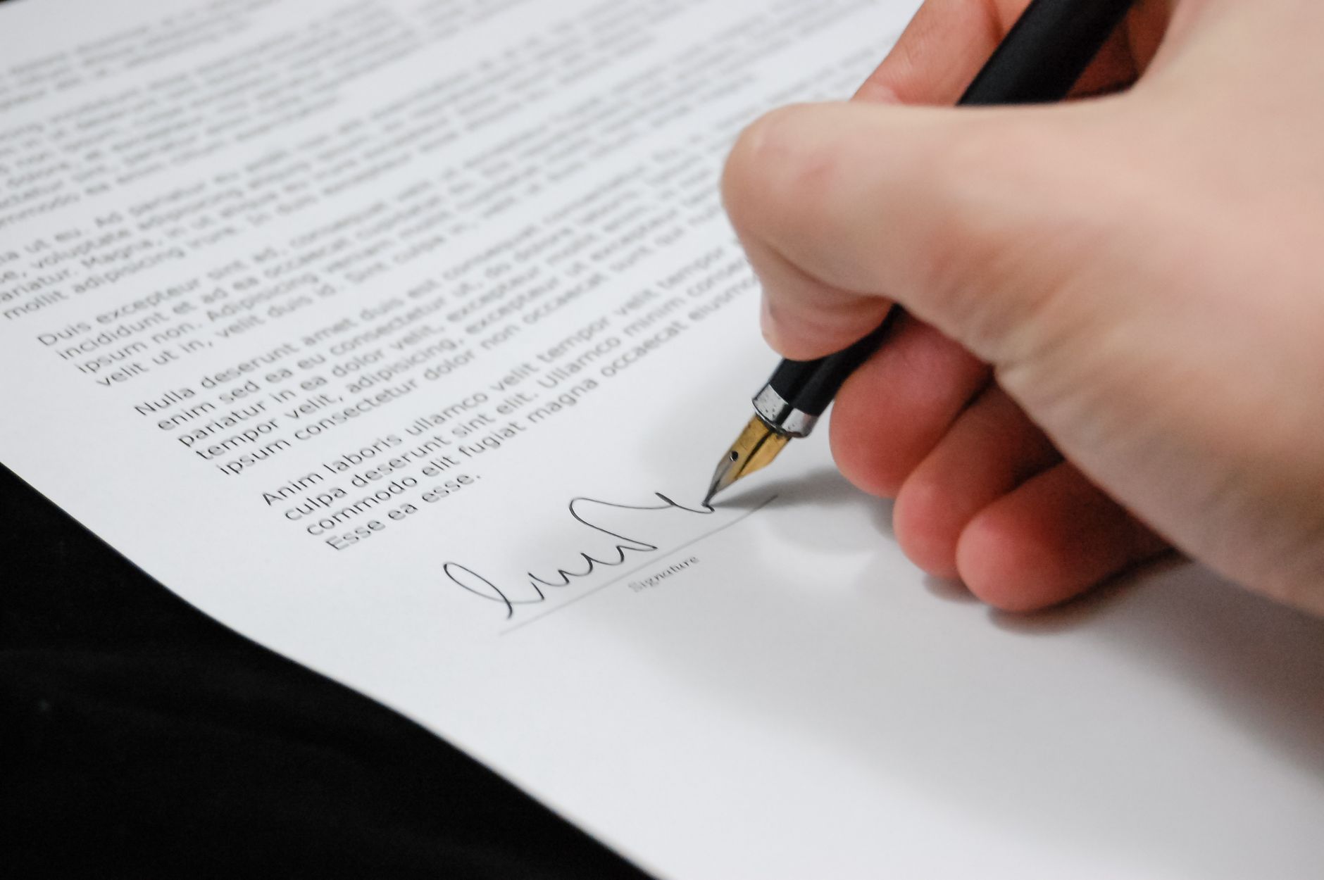 car leasing contract signature