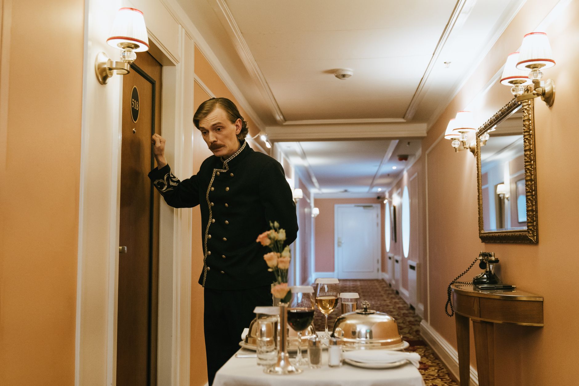concierge helping client, luxury service